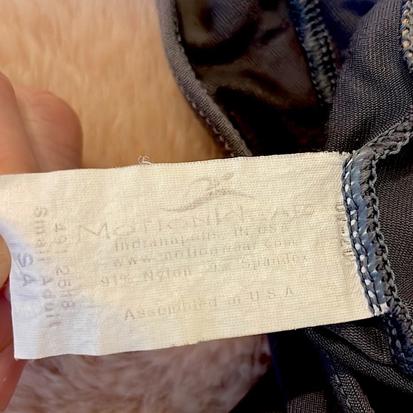 Gray Adult Small MotionWear Leotard - Picture 3 of 3